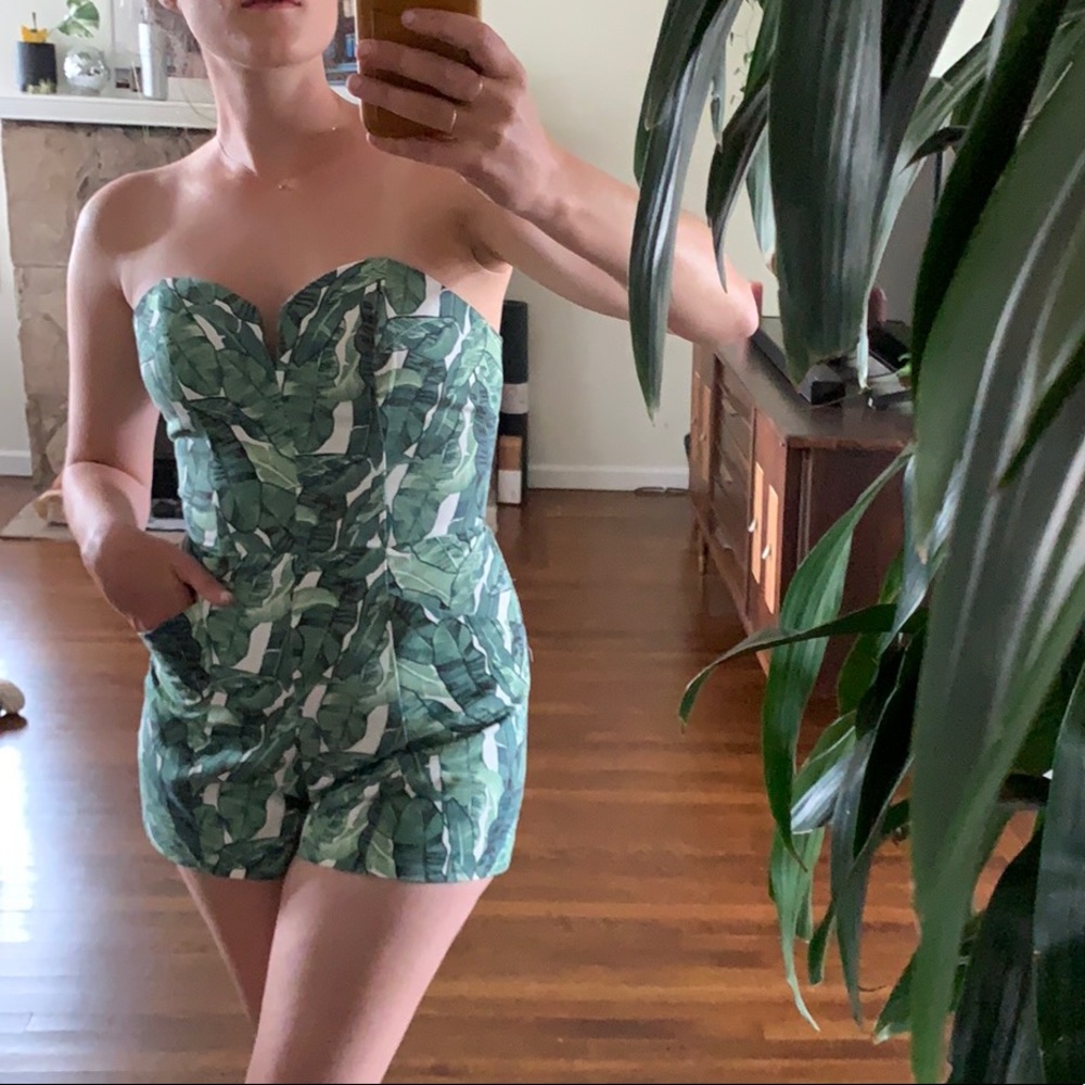 HM palm leaf romper - Picture 1 of 4